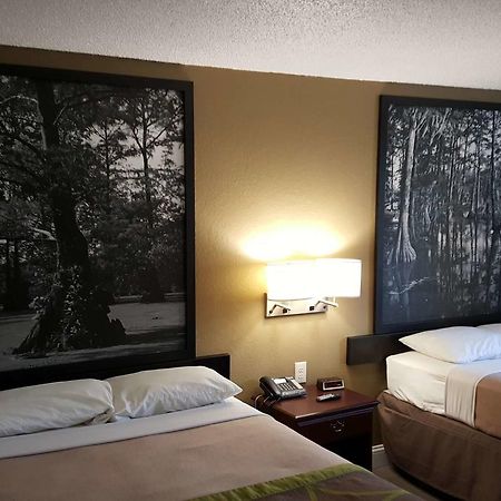 Super 8 By Wyndham Greensboro/Coliseum/Conv. Motel Esterno foto